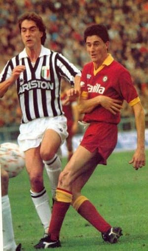 Massimo Agostini con la maglia della Roma