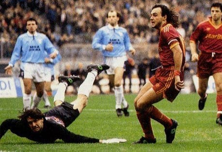 Giannini in gol contro la Lazio il 29.11.1992