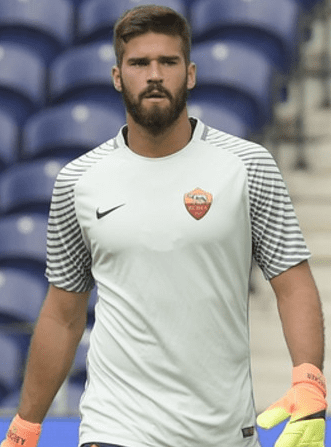 Alisson Becker con la maglia della Roma
