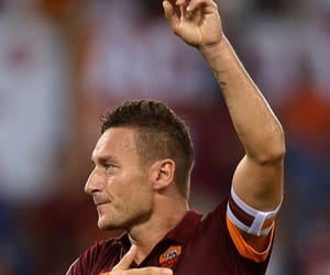 Francesco Totti esulta