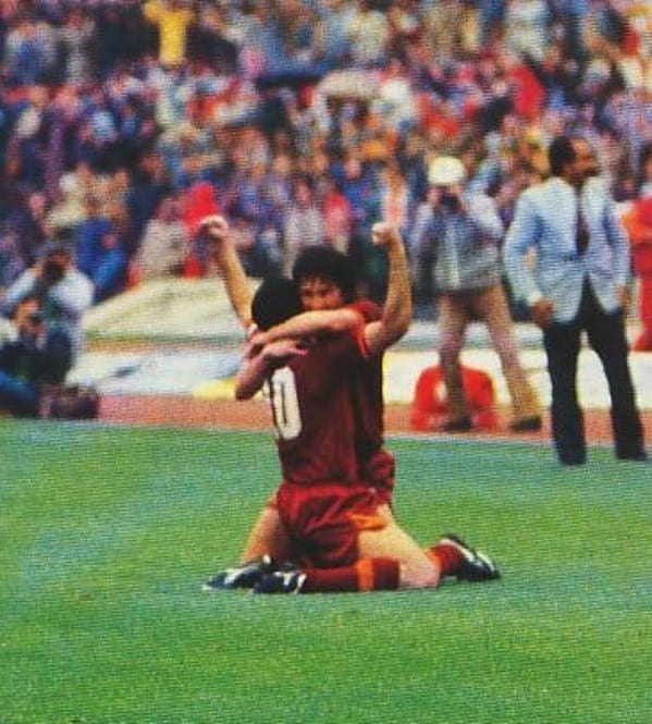 Ancelotti e Di Bartolomei si abbracciano in Roma-Avellino del 1983