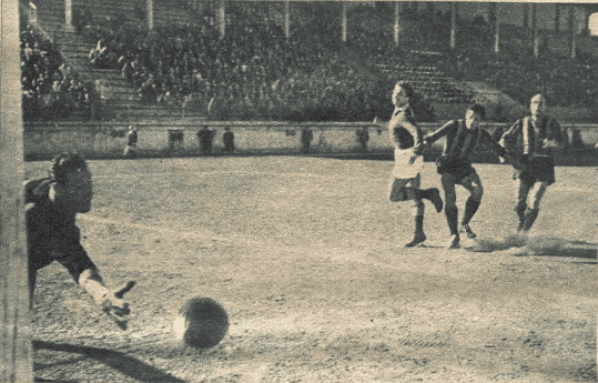 Giancarlo Bacci in gol con la Roma