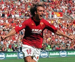 Esultanza di Batistuta con la Roma